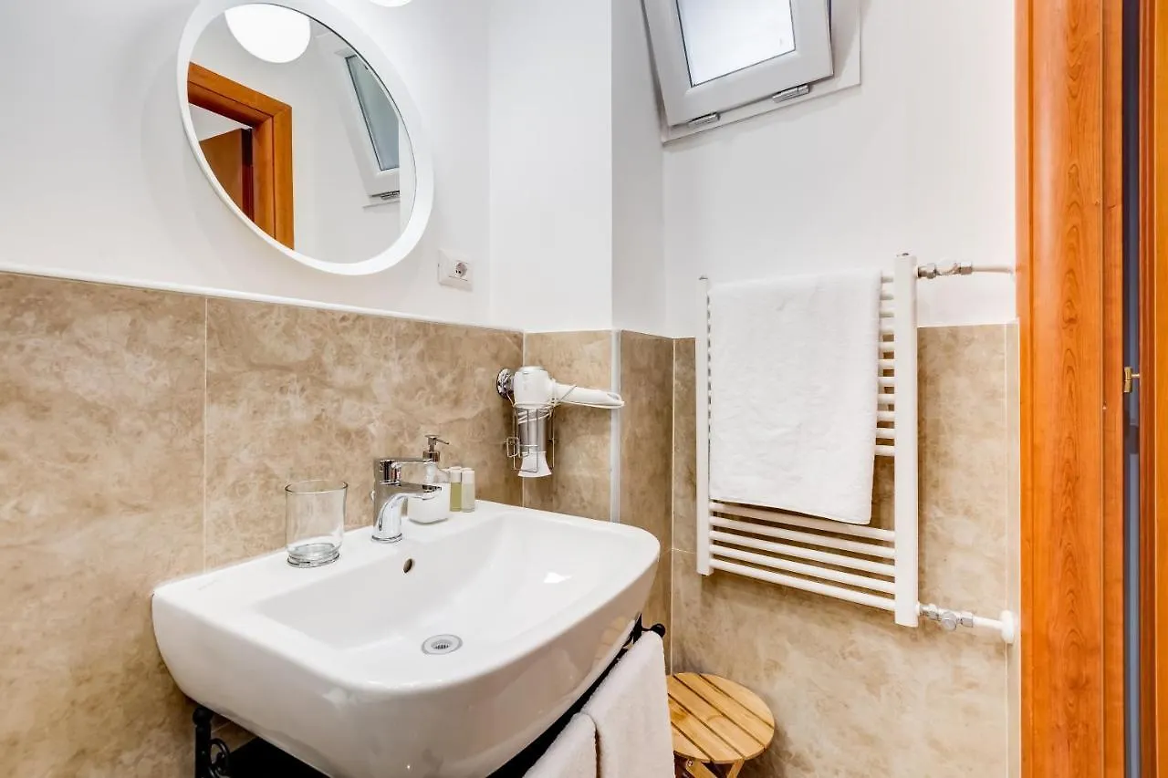 Lovely And Modern Nest Near The Colosseum Ρώμη Ιταλία