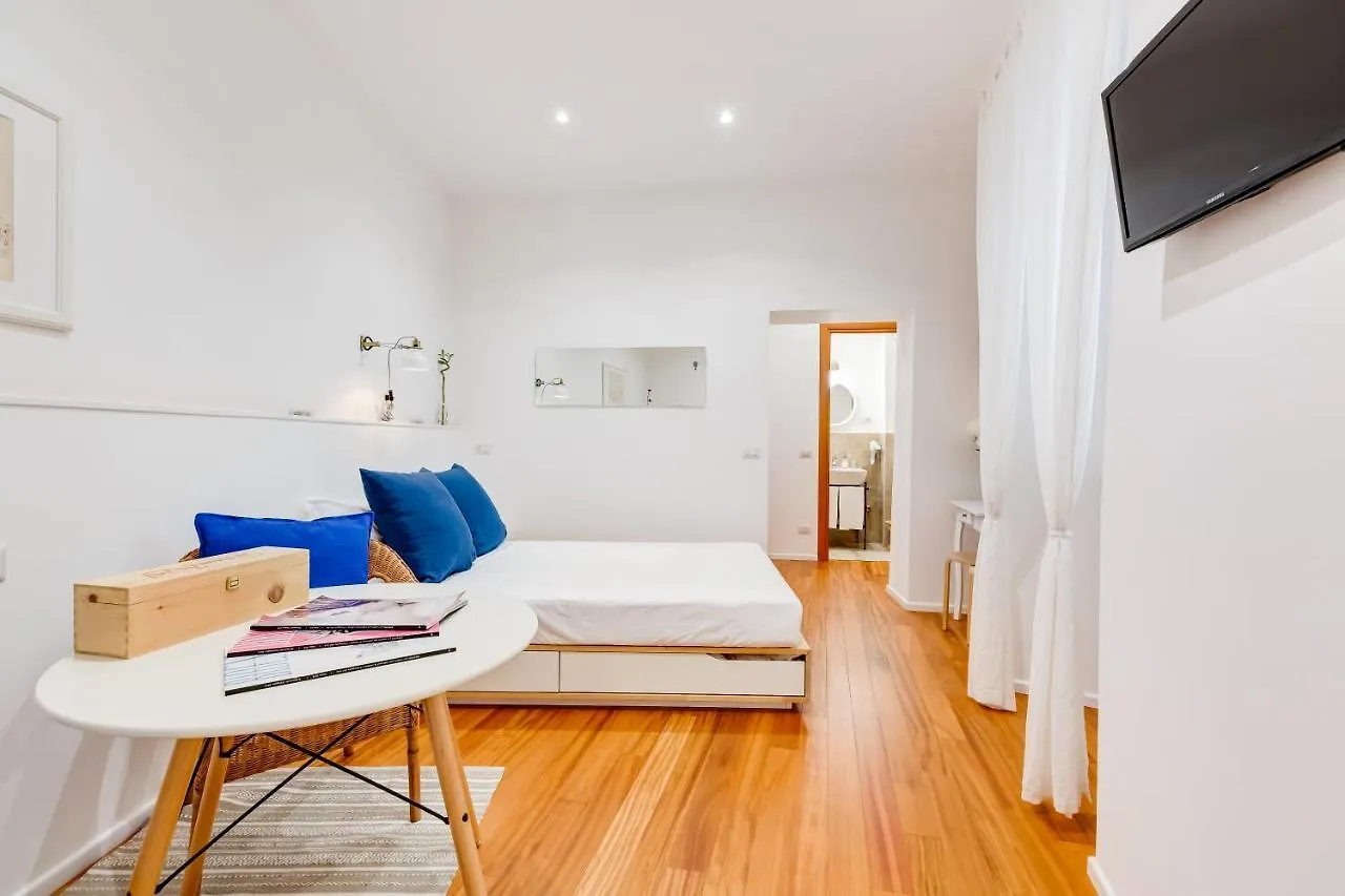 Lovely And Modern Nest Near The Colosseum Rome Apartment